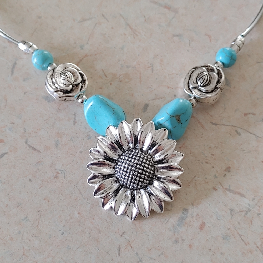 Sunflower Necklace - Picture 2 of 4